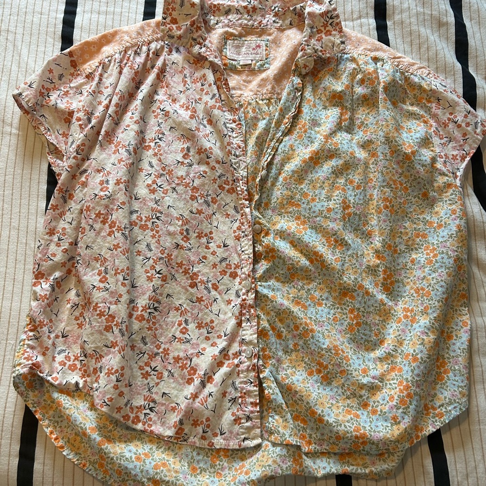 American Eagle Outfitters Floral Button-Up Shirt